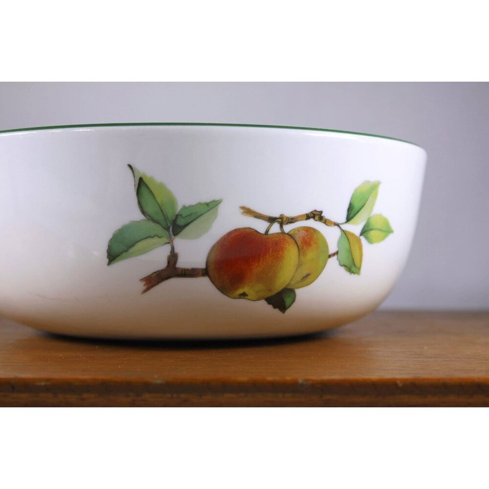 1986 English Royal Worcester Evesham Vale 8" round bowl, Freezer to Oven, Oven
